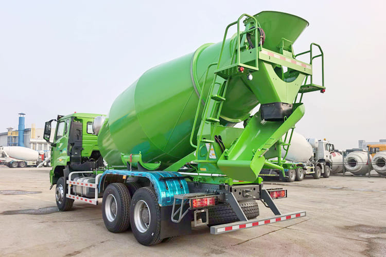 SINOTRUK HOWO NX371 Transit Mixer Concrete Mixer Truck for Sale in Peru - Concrete mixer truck: picture 4 SINOTRUK HOWO NX371 Transit Mixer Concrete Mixer Truck for Sale in Peru - Concrete mixer truck: picture 4