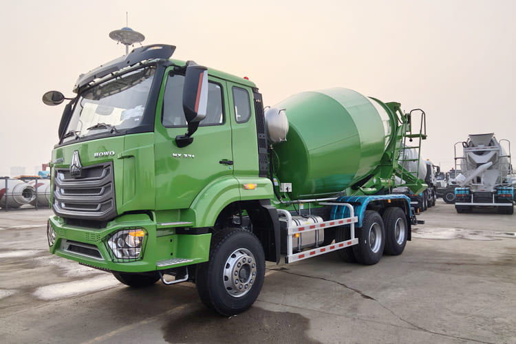 SINOTRUK HOWO NX371 Transit Mixer Concrete Mixer Truck for Sale in Peru - Concrete mixer truck: picture 2 SINOTRUK HOWO NX371 Transit Mixer Concrete Mixer Truck for Sale in Peru - Concrete mixer truck: picture 2