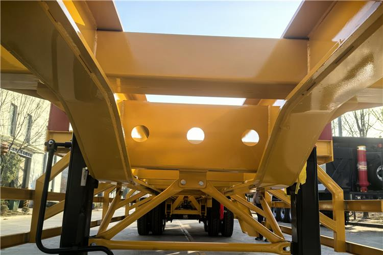 TITAN 20/40FT Terminal Trailer for Sale In Uganda - Container transporter/ Swap body semi-trailer: picture 5 TITAN 20/40FT Terminal Trailer for Sale In Uganda - Container transporter/ Swap body semi-trailer: picture 5