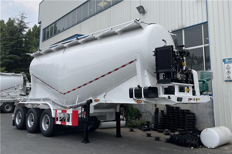 TITAN 3 Axle 30CBM Cement Tanker Trailer with Air Suspension In Saudi Arabia - Silo semi-trailer: picture 1 TITAN 3 Axle 30CBM Cement Tanker Trailer with Air Suspension In Saudi Arabia - Silo semi-trailer: picture 1