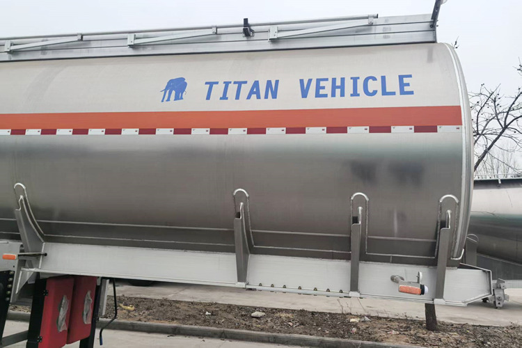 TITAN 3 Axle 42000liter Aluminum Tanker Trailer for Sale in Mali - Tank semi-trailer: picture 3 TITAN 3 Axle 42000liter Aluminum Tanker Trailer for Sale in Mali - Tank semi-trailer: picture 3