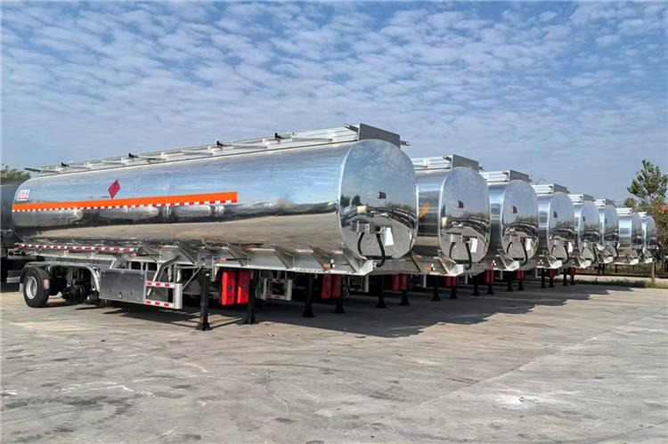 TITAN 3 Axle 45000 L Aluminum Tanker Trailer for Sale In Zimbabwe - Tank semi-trailer: picture 1 TITAN 3 Axle 45000 L Aluminum Tanker Trailer for Sale In Zimbabwe - Tank semi-trailer: picture 1