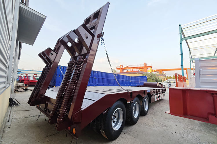 TITAN 3 Axle Low Bed Trailer for Sale in Saudi Arabia - Low loader semi-trailer: picture 2 TITAN 3 Axle Low Bed Trailer for Sale in Saudi Arabia - Low loader semi-trailer: picture 2