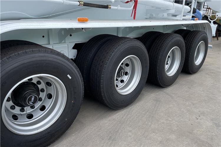TITAN 4 Axle Bulker Cement Tanker Trailer for Sale In Zambia - Silo semi-trailer: picture 5 TITAN 4 Axle Bulker Cement Tanker Trailer for Sale In Zambia - Silo semi-trailer: picture 5