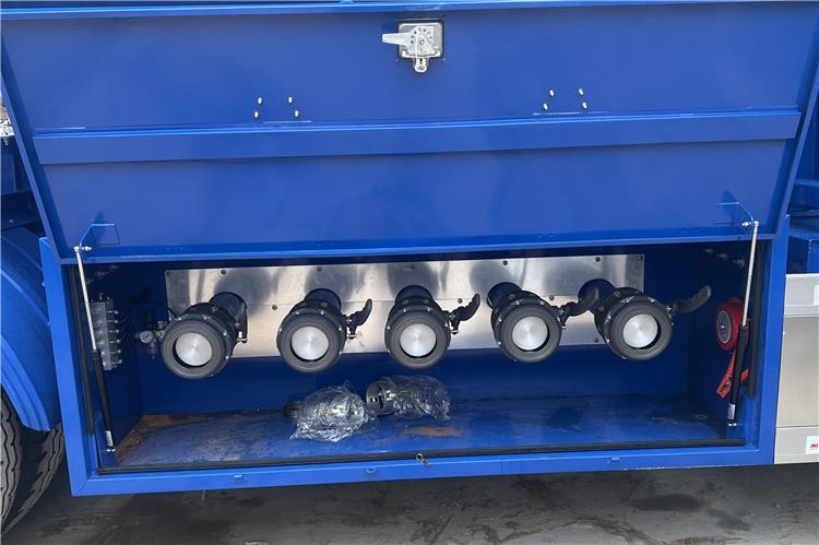 TITAN 45000 Liters Oil Tanker Trailer for Sale In Ghana - Tank semi-trailer: picture 5 TITAN 45000 Liters Oil Tanker Trailer for Sale In Ghana - Tank semi-trailer: picture 5