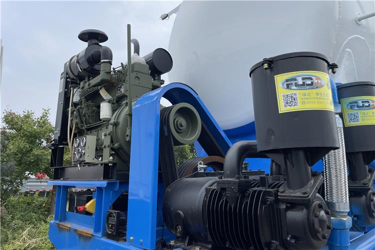 TITAN 50 Ton Cement Tanker Trailer for Sale In Uae - Silo semi-trailer: picture 5 TITAN 50 Ton Cement Tanker Trailer for Sale In Uae - Silo semi-trailer: picture 5