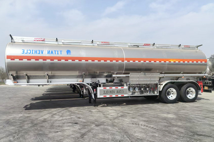 TITAN Aluminum Tanker Trailer for Sale in Malawi - Tank semi-trailer: picture 3 TITAN Aluminum Tanker Trailer for Sale in Malawi - Tank semi-trailer: picture 3