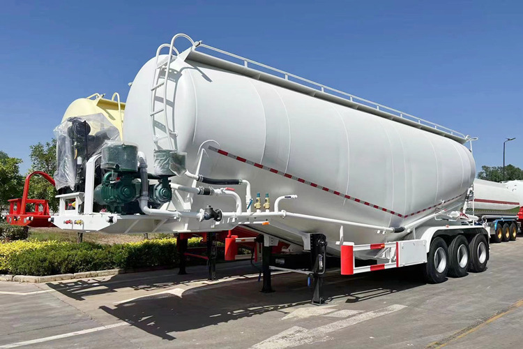TITAN Cement Tanker for Sale in Ugandan - Silo semi-trailer: picture 1 TITAN Cement Tanker for Sale in Ugandan - Silo semi-trailer: picture 1