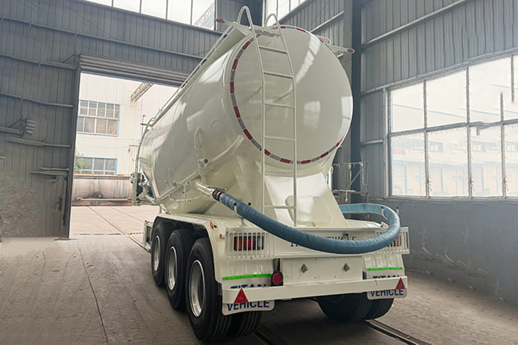 TITAN Dry Bulk Tanker Trailer for Sale in Saudi Arabia - Silo semi-trailer: picture 4 TITAN Dry Bulk Tanker Trailer for Sale in Saudi Arabia - Silo semi-trailer: picture 4