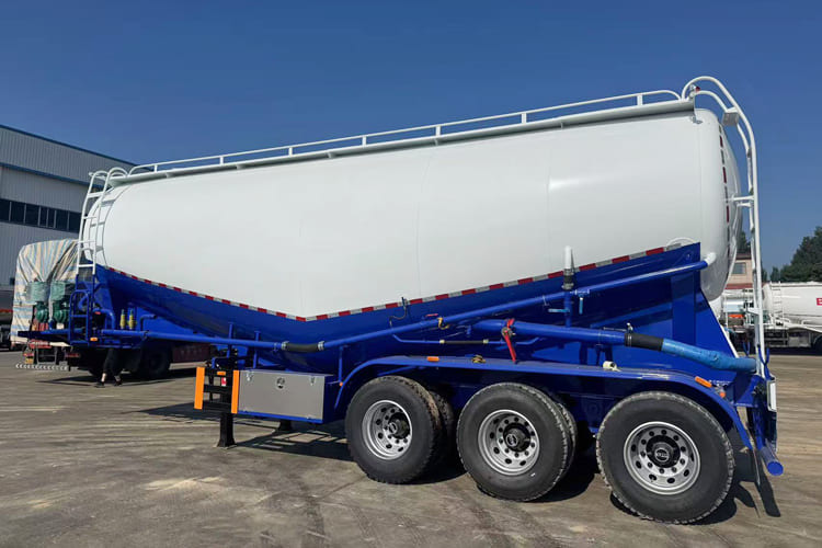 TITAN Dry Bulk Trailer for Sale in Ghana - Silo semi-trailer: picture 1 TITAN Dry Bulk Trailer for Sale in Ghana - Silo semi-trailer: picture 1