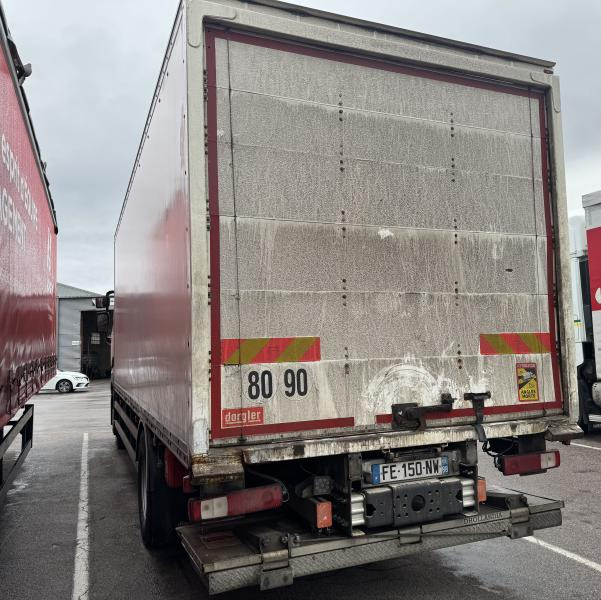 Renault T-Series - Box truck: picture 3 Renault T-Series - Box truck: picture 3