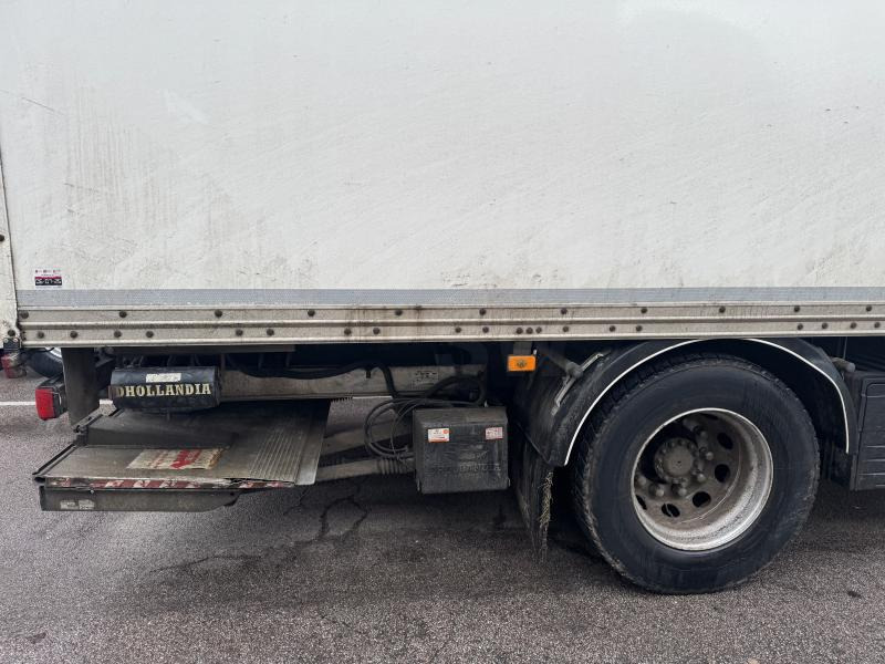 Renault T-Series - Box truck: picture 5 Renault T-Series - Box truck: picture 5