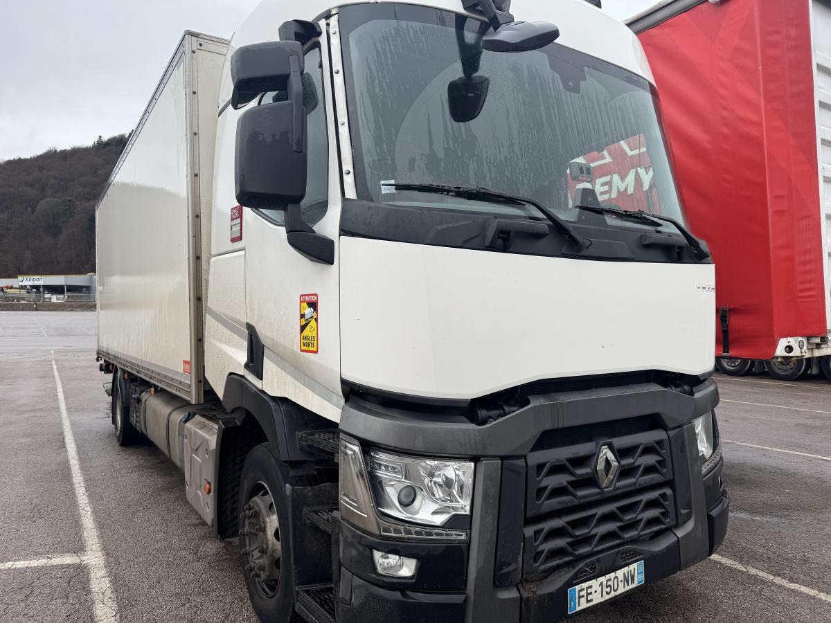 Renault T-Series - Box truck: picture 2 Renault T-Series - Box truck: picture 2