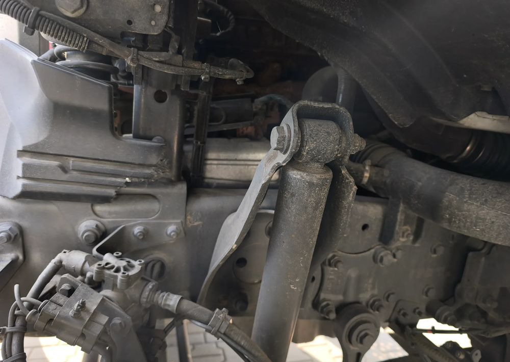 Mercedes-Benz AXOR 1829 rama do zabudowy blokada mostu - Cab chassis truck: picture 4 Mercedes-Benz AXOR 1829 rama do zabudowy blokada mostu - Cab chassis truck: picture 4