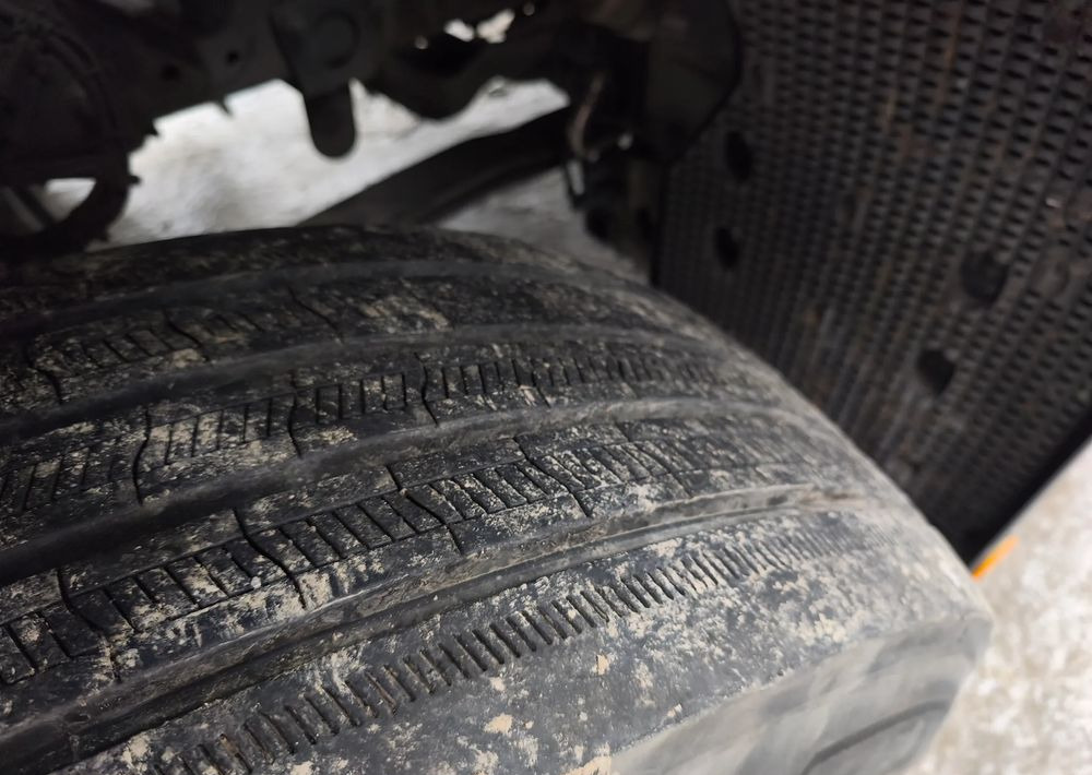 Mercedes-Benz AXOR 1829 rama do zabudowy blokada mostu - Cab chassis truck: picture 4 Mercedes-Benz AXOR 1829 rama do zabudowy blokada mostu - Cab chassis truck: picture 4