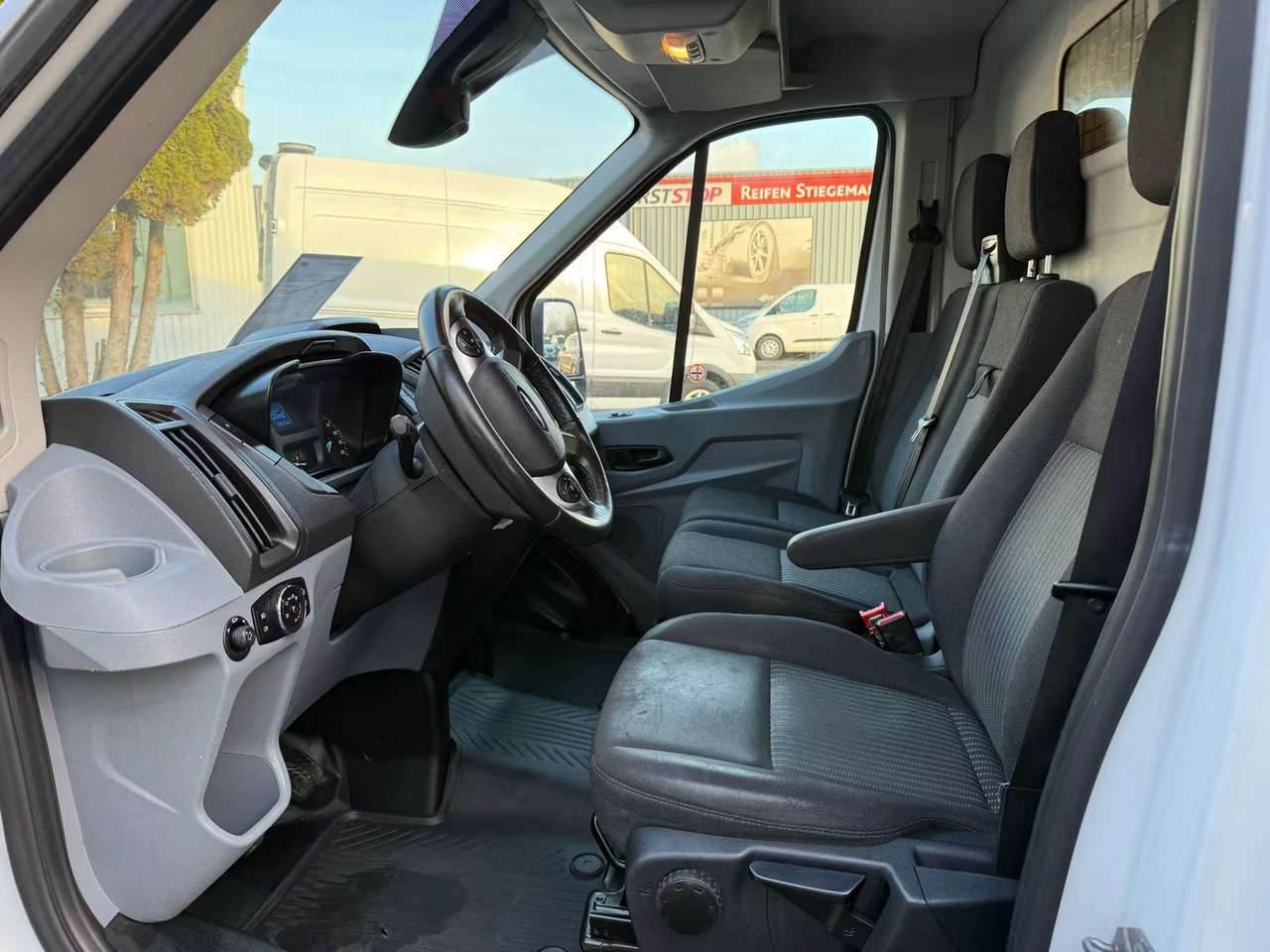 Small van Ford Transit: picture 6 Small van Ford Transit: picture 6