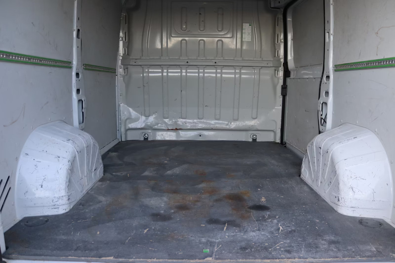 Small van Opel Movano: picture 10