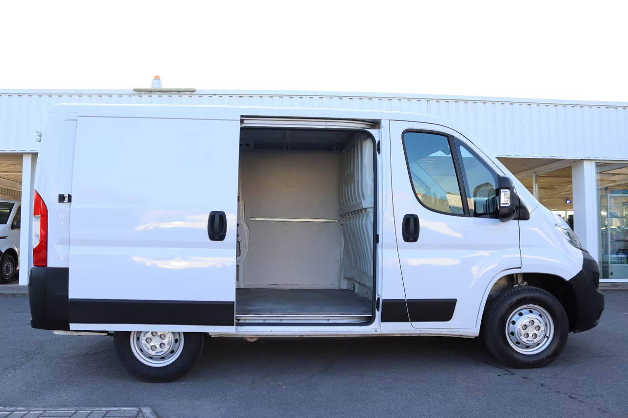 Small van Opel Movano: picture 6