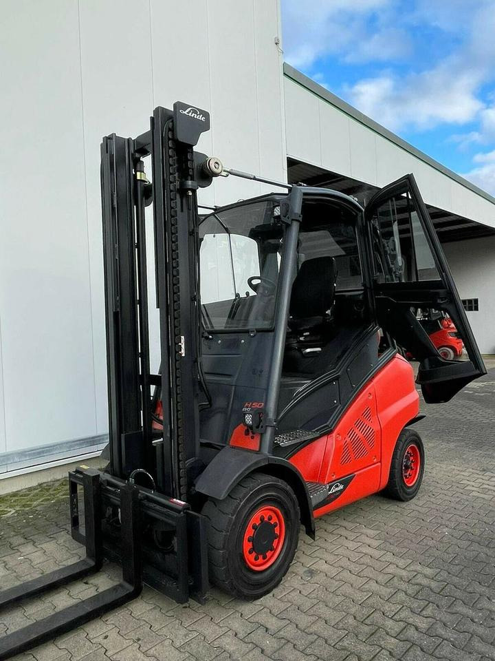 Linde Linde H 50 T - 7.390 h - Seitenschieber/Zinken neu - - LPG forklift: picture 2 Linde Linde H 50 T - 7.390 h - Seitenschieber/Zinken neu - - LPG forklift: picture 2