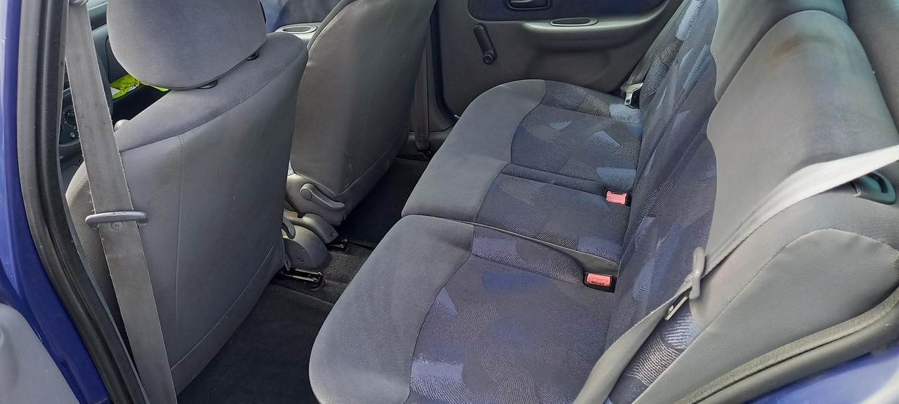 CLIO WITHOUT ROADWORTHINESS TEST - Car: picture 4 CLIO WITHOUT ROADWORTHINESS TEST - Car: picture 4