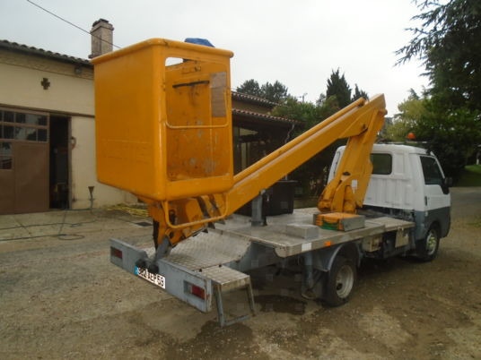 Mazda bongo - Truck mounted aerial platform: picture 4 Mazda bongo - Truck mounted aerial platform: picture 4