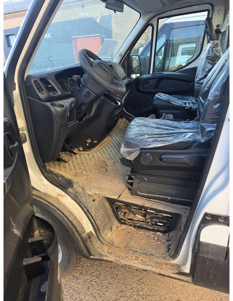 Iveco Daily 35S14 - Cab chassis truck: picture 3 Iveco Daily 35S14 - Cab chassis truck: picture 3