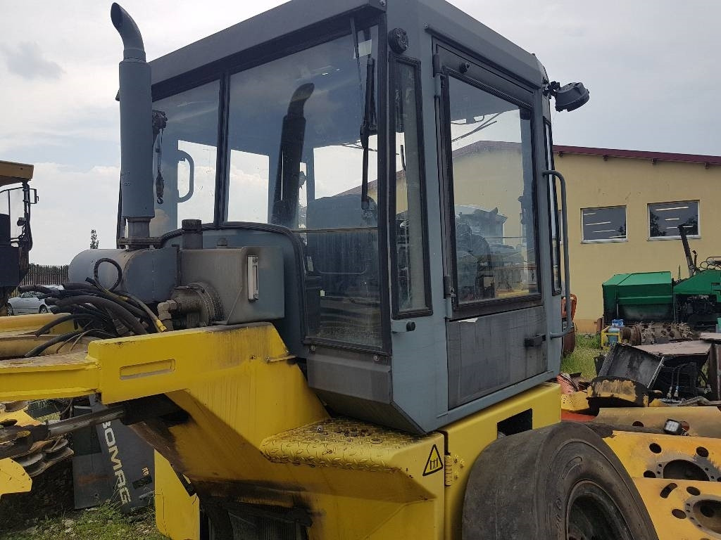 Bomag BW 184 AD  - Cab for Construction machinery: picture 2 Bomag BW 184 AD  - Cab for Construction machinery: picture 2