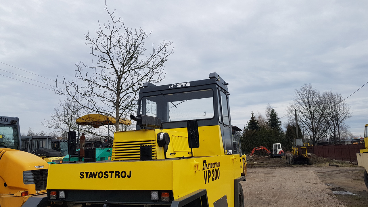 Stavostroj Remasz VP200 - Pneumatic roller: picture 2 Stavostroj Remasz VP200 - Pneumatic roller: picture 2