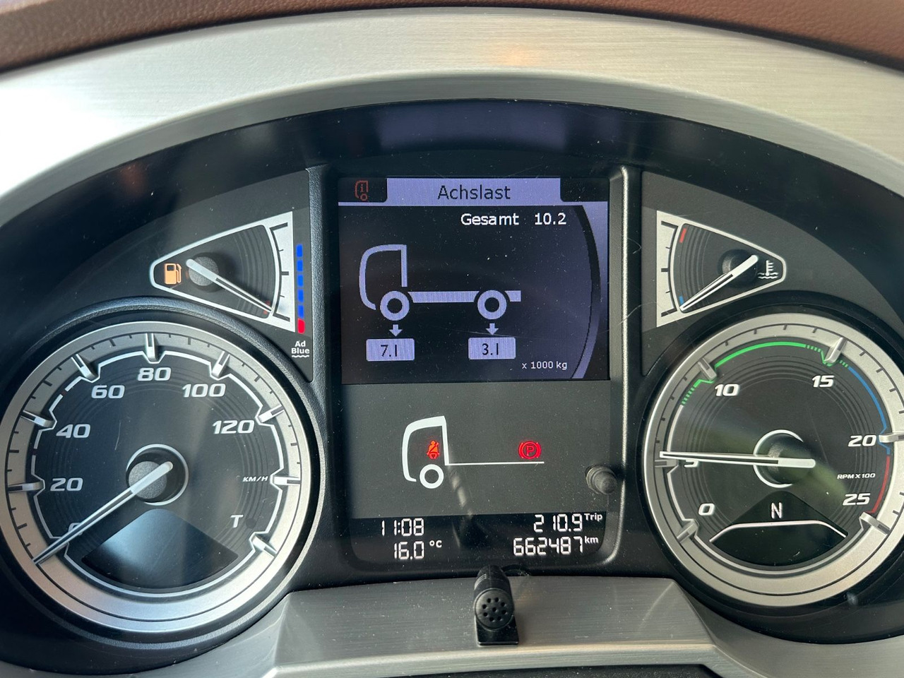 Tractor unit DAF XF 530 SSC Standklima Leder ALU Vollluft: picture 12 Tractor unit DAF XF 530 SSC Standklima Leder ALU Vollluft: picture 12