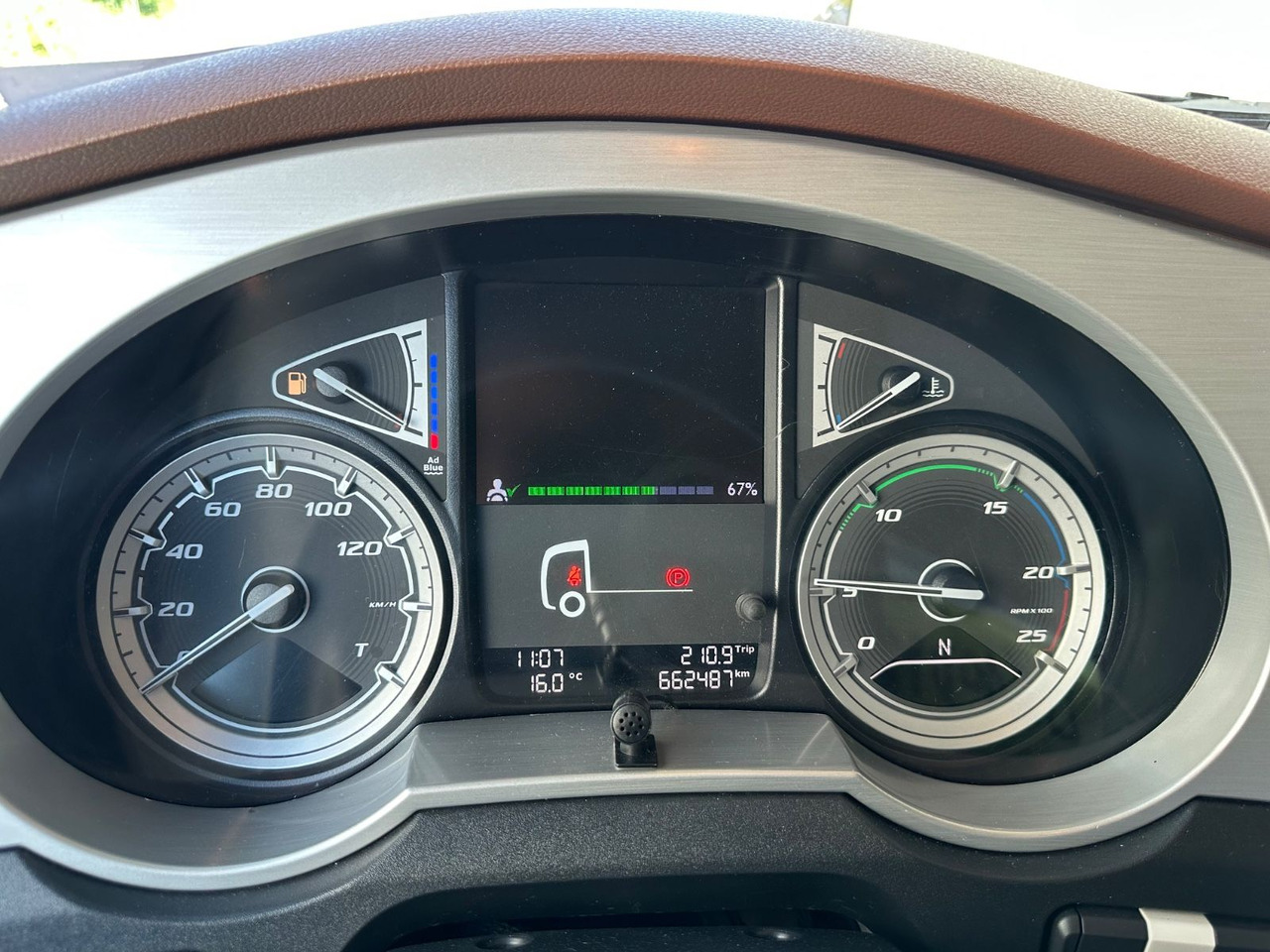 Tractor unit DAF XF 530 SSC Standklima Leder ALU Vollluft: picture 11 Tractor unit DAF XF 530 SSC Standklima Leder ALU Vollluft: picture 11