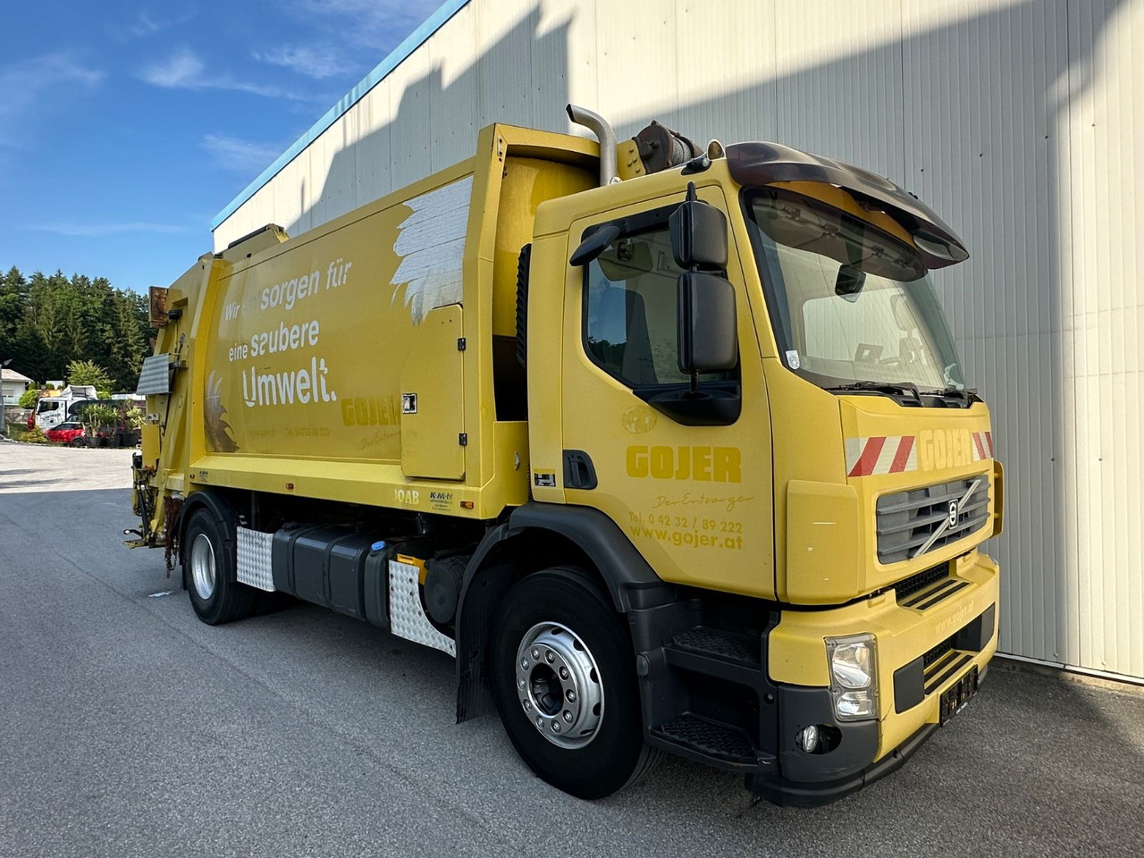 Volvo FE 320 KMH Presse Schalter - Garbage truck: picture 2 Volvo FE 320 KMH Presse Schalter - Garbage truck: picture 2