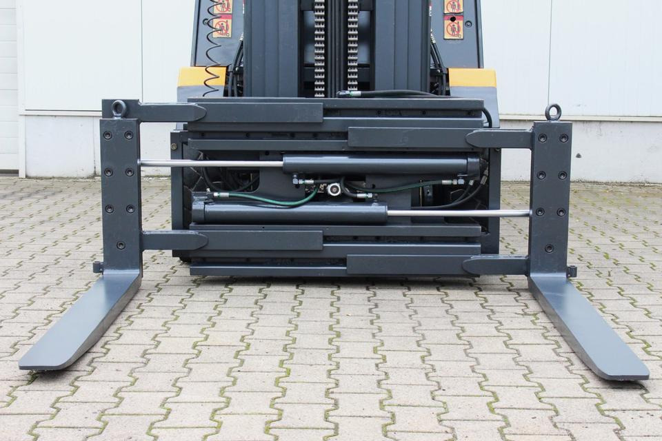 Leasing of STILL R70-40T Gas  Triplex 4t Klammergabel STILL R70-40T Gas  Triplex 4t Klammergabel: picture 12