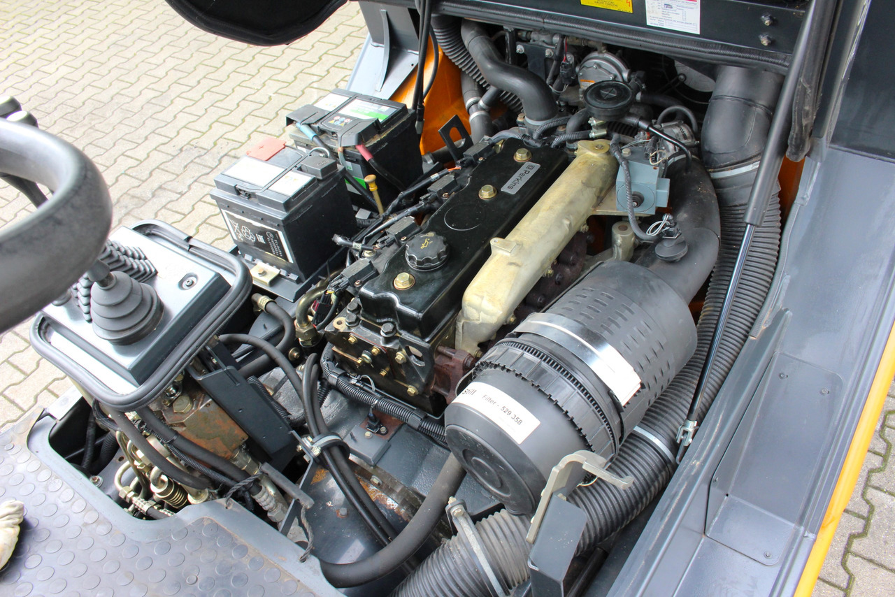 Leasing of STILL R70-40T Gas  Triplex 4t Klammergabel STILL R70-40T Gas  Triplex 4t Klammergabel: picture 25