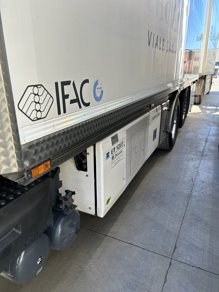 VOLVO FH 750 - Refrigerator truck: picture 3 VOLVO FH 750 - Refrigerator truck: picture 3