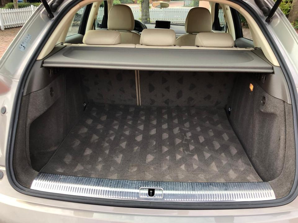 Audi Q3 TFSI + quattro + Autom. + ANK. + TÜV - Car: picture 5 Audi Q3 TFSI + quattro + Autom. + ANK. + TÜV - Car: picture 5