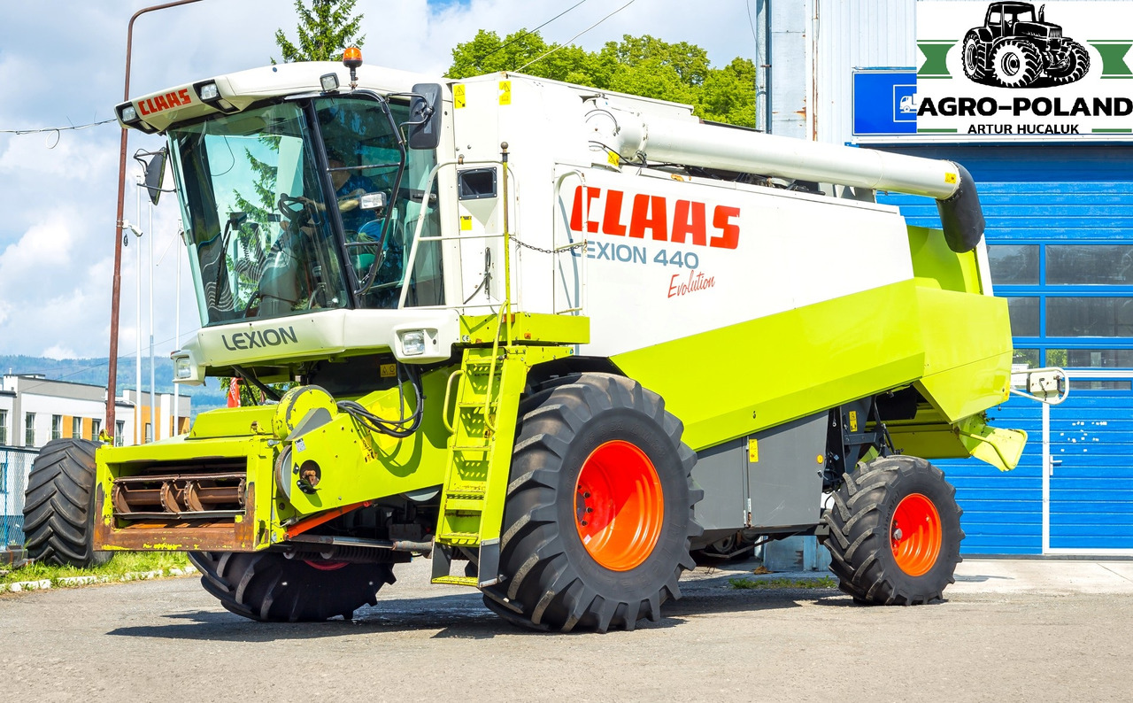 CLAAS LEXION 440 EVOLUTION - 2003 ROK + CLAAS VARIO 600 - 2014 ROK - Combine harvester: picture 1 CLAAS LEXION 440 EVOLUTION - 2003 ROK + CLAAS VARIO 600 - 2014 ROK - Combine harvester: picture 1