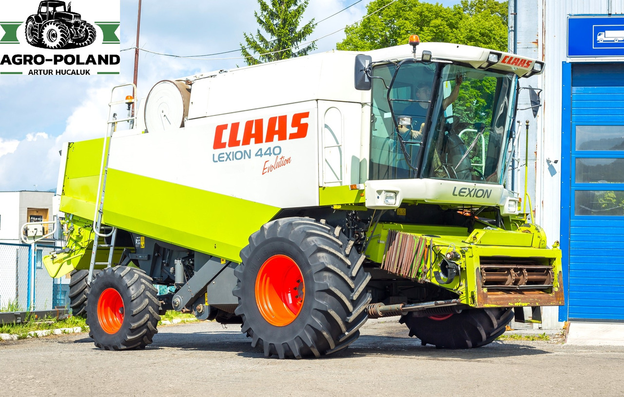 CLAAS LEXION 440 EVOLUTION - 2003 ROK + CLAAS VARIO 600 - 2014 ROK - Combine harvester: picture 2 CLAAS LEXION 440 EVOLUTION - 2003 ROK + CLAAS VARIO 600 - 2014 ROK - Combine harvester: picture 2