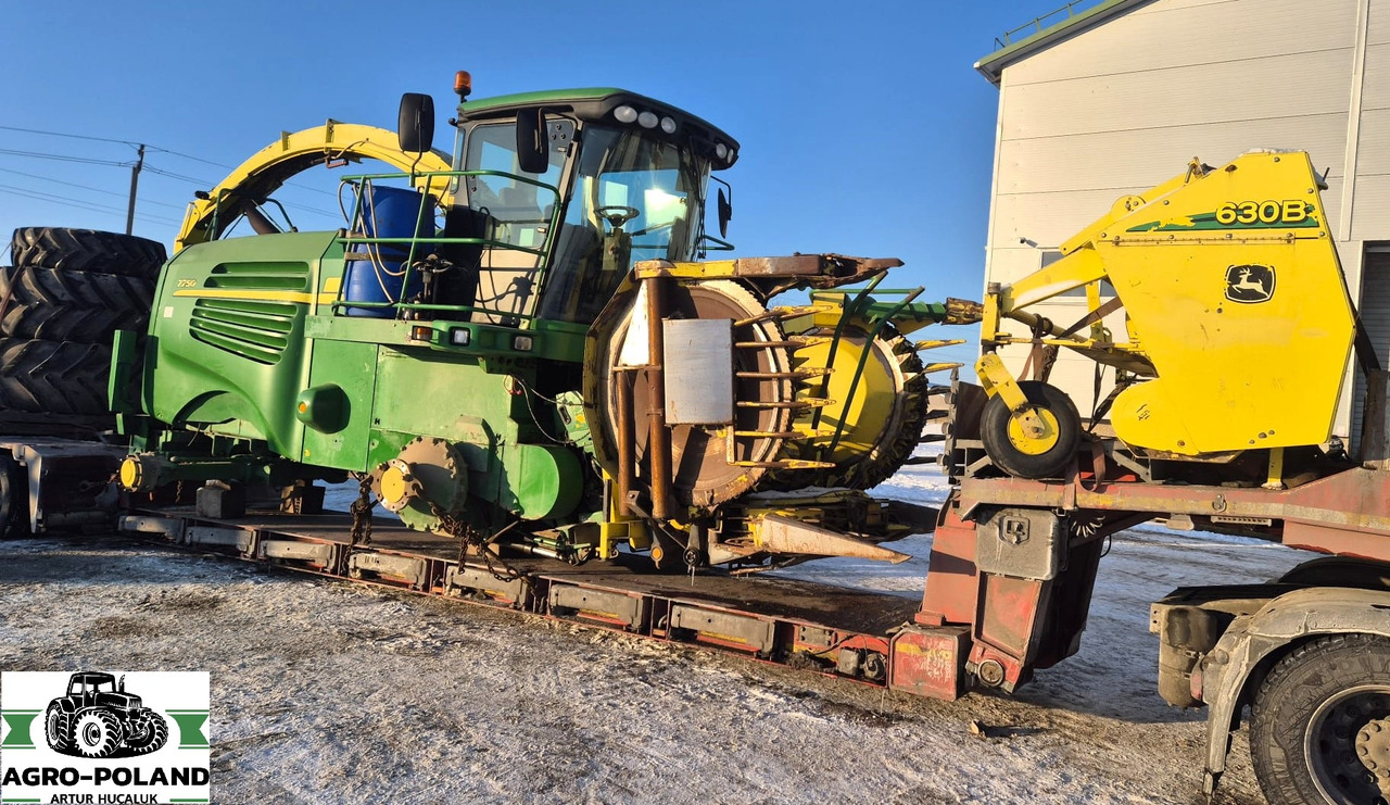 JOHN DEERE 7250 - 2008 rok - Kemper 445 - Pickup 630B - Forage harvester: picture 3 JOHN DEERE 7250 - 2008 rok - Kemper 445 - Pickup 630B - Forage harvester: picture 3