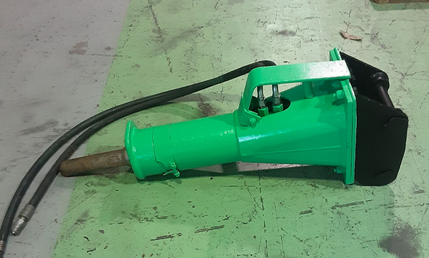 MONTABERT BRP70 - Hydraulic hammer: picture 1 MONTABERT BRP70 - Hydraulic hammer: picture 1