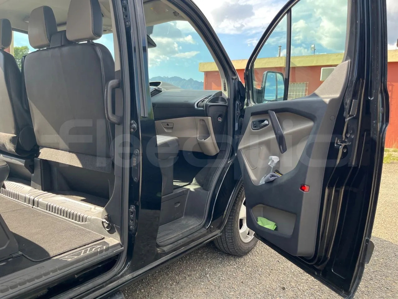 Passenger van Ford Tourneo Custom: picture 16 Passenger van Ford Tourneo Custom: picture 16