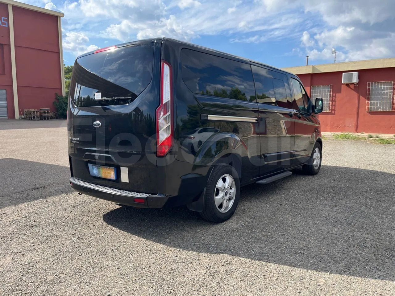 Passenger van Ford Tourneo Custom: picture 10 Passenger van Ford Tourneo Custom: picture 10