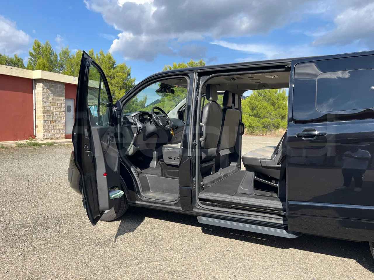 Passenger van Ford Tourneo Custom: picture 14 Passenger van Ford Tourneo Custom: picture 14