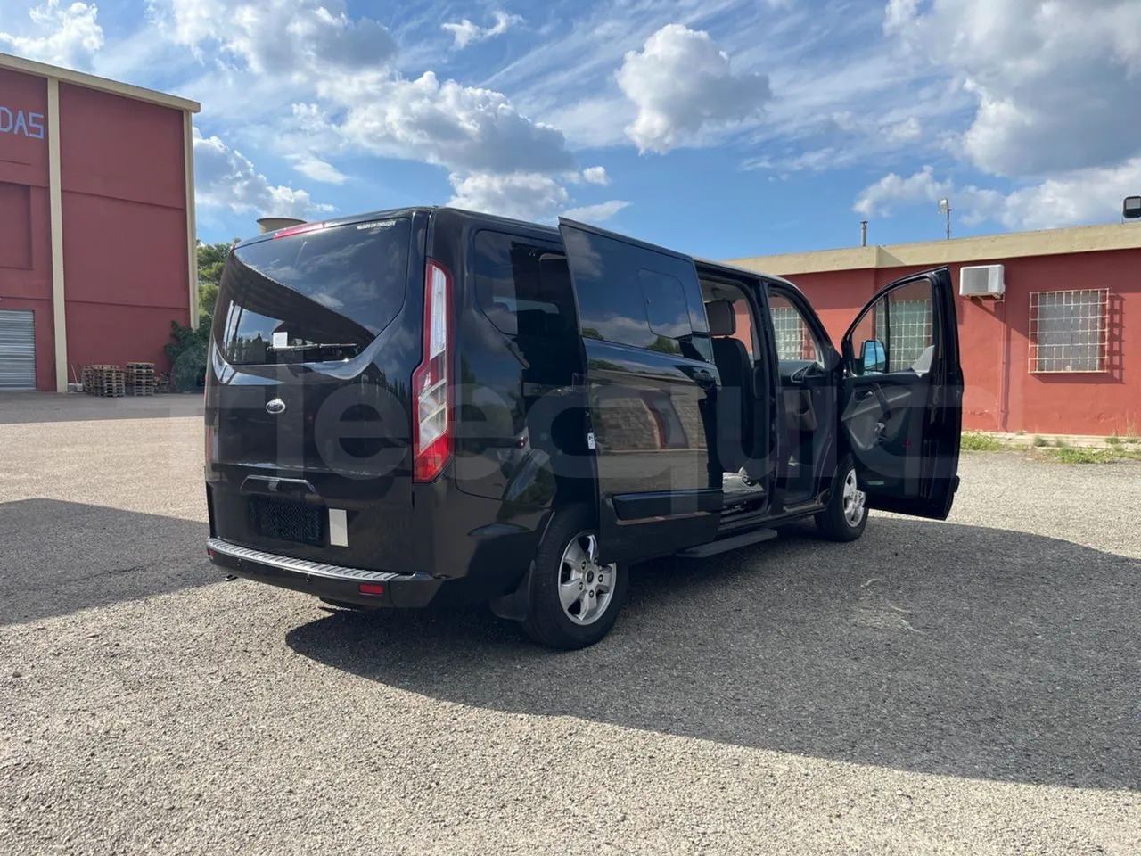 Passenger van Ford Tourneo Custom: picture 9 Passenger van Ford Tourneo Custom: picture 9