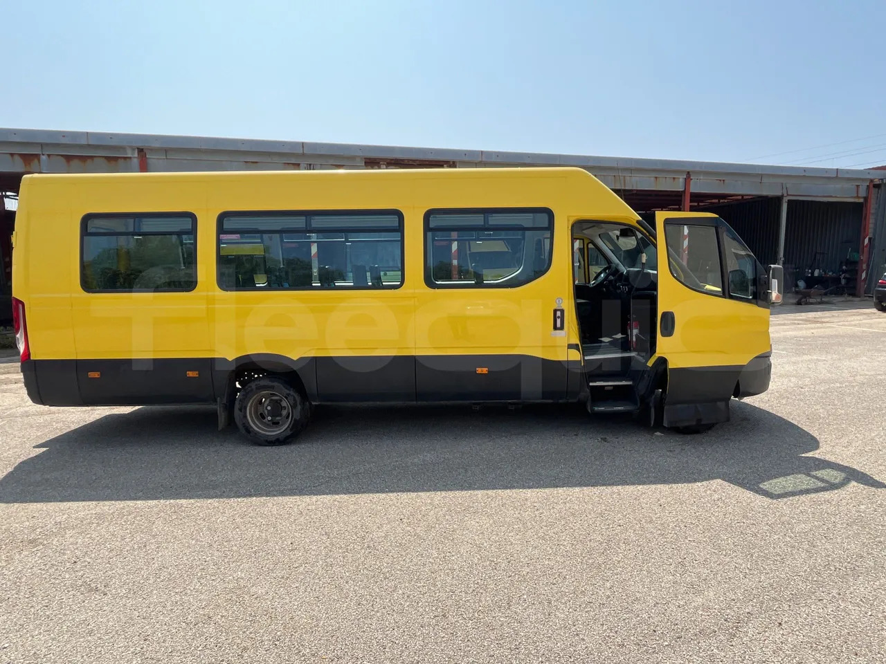 School bus Iveco Daily: picture 12