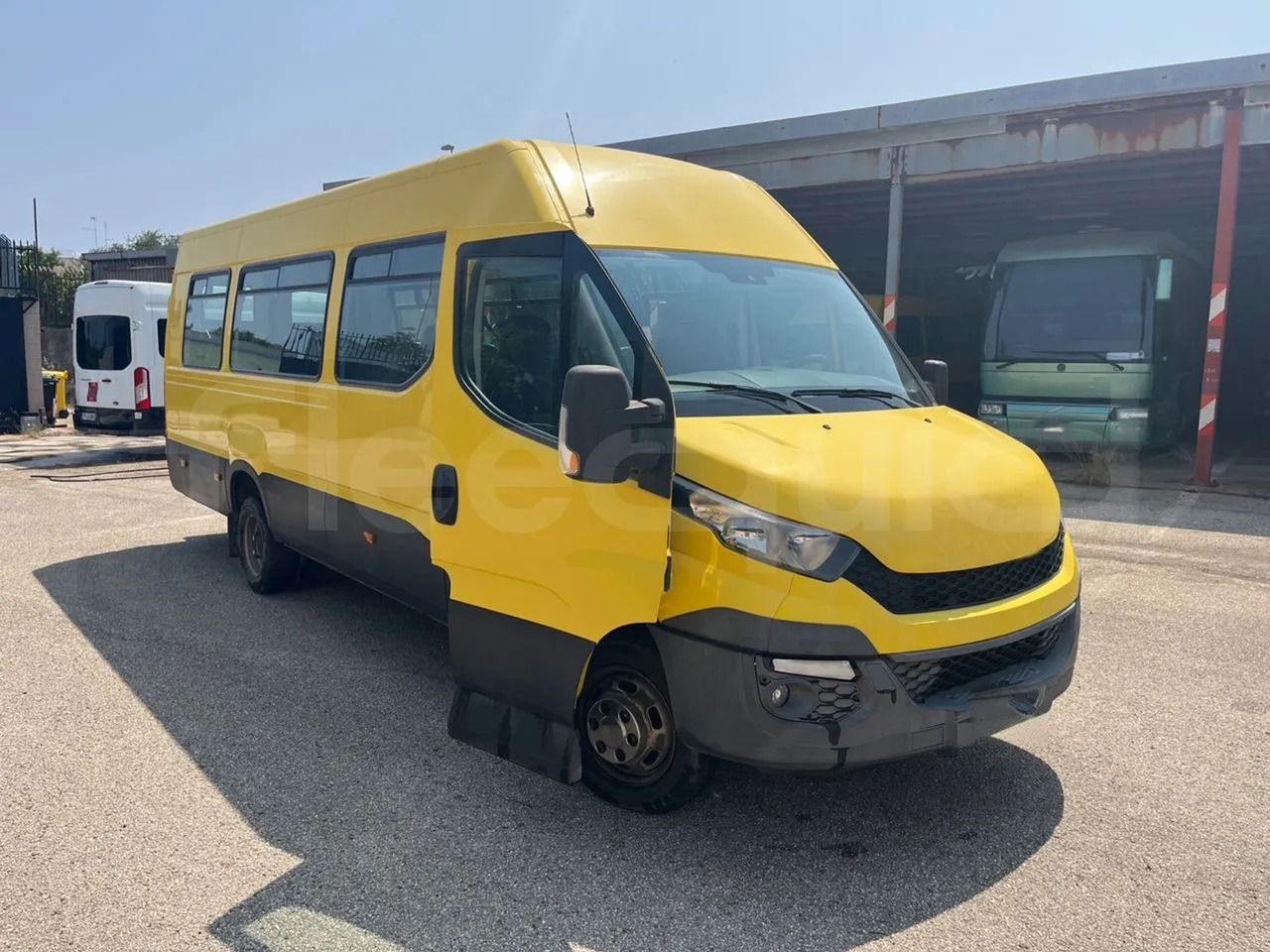 School bus Iveco Daily: picture 10