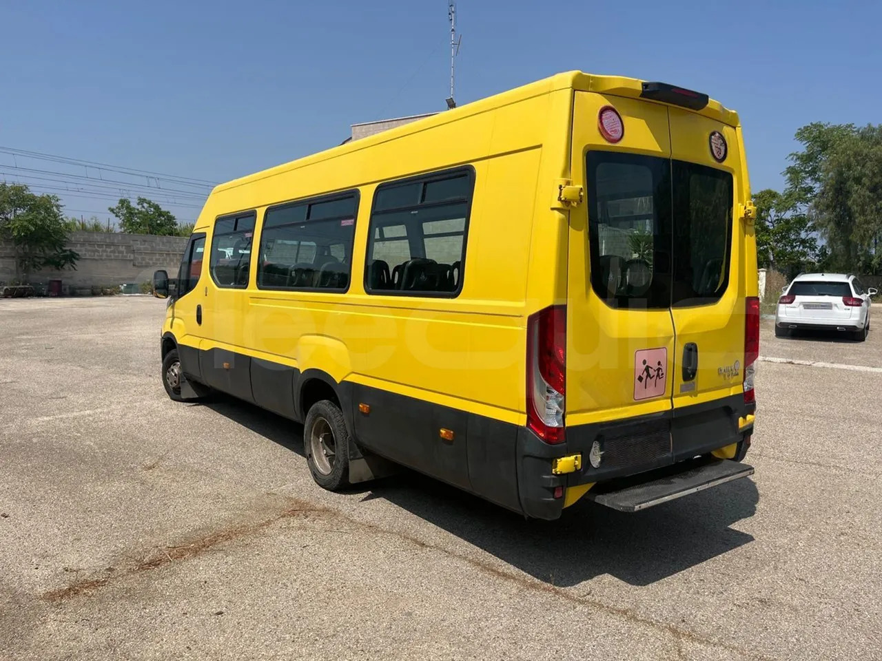 School bus Iveco Daily: picture 7