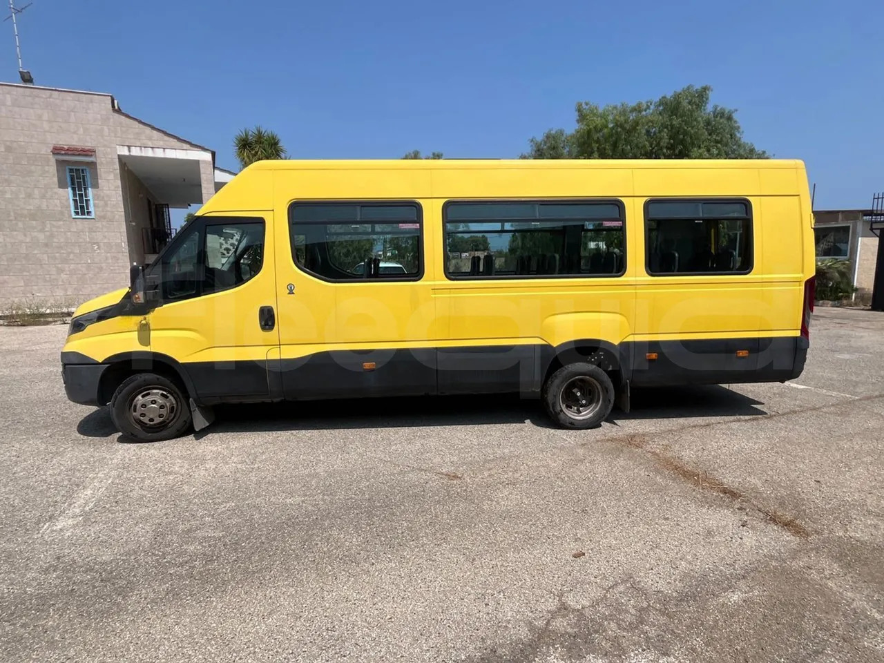 School bus Iveco Daily: picture 6