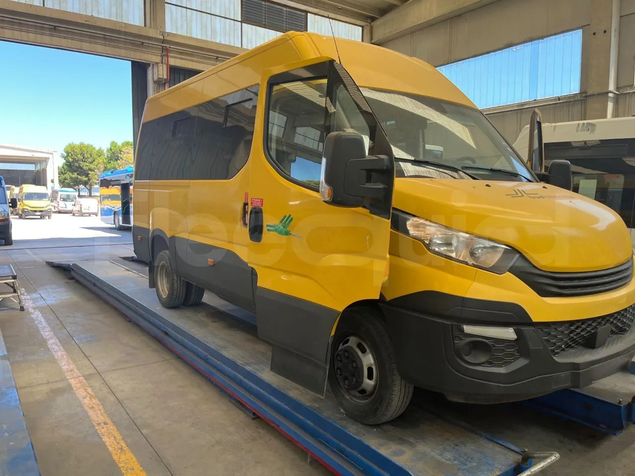 School bus Iveco Daily: picture 10