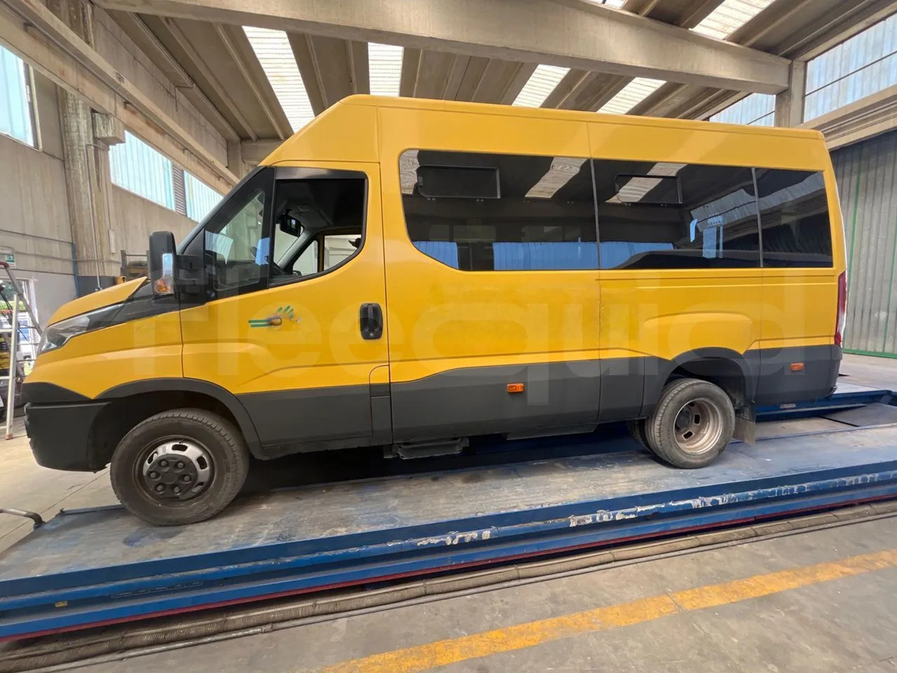 School bus Iveco Daily: picture 6