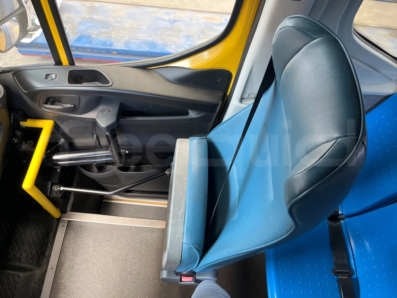 School bus Iveco Daily: picture 17